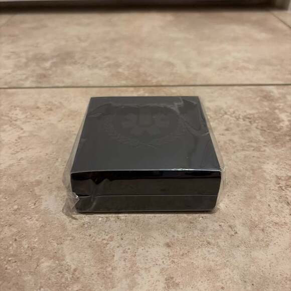 Destiny 2 FORERUNNER MEDALLION PIN - Bungie Rewards - Picture 4 of 5